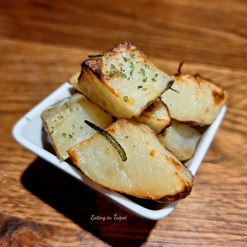 Cura pizza rosemary roasted potatoes