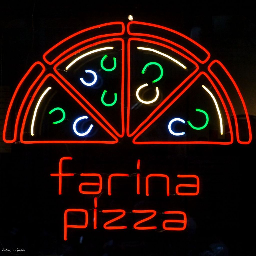 farina pizza sign